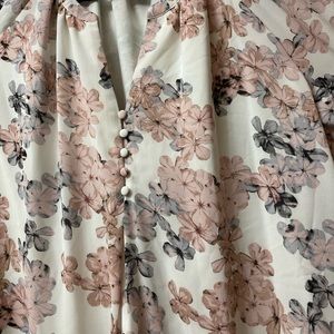 Flowy 3/4 sleeve floral dress